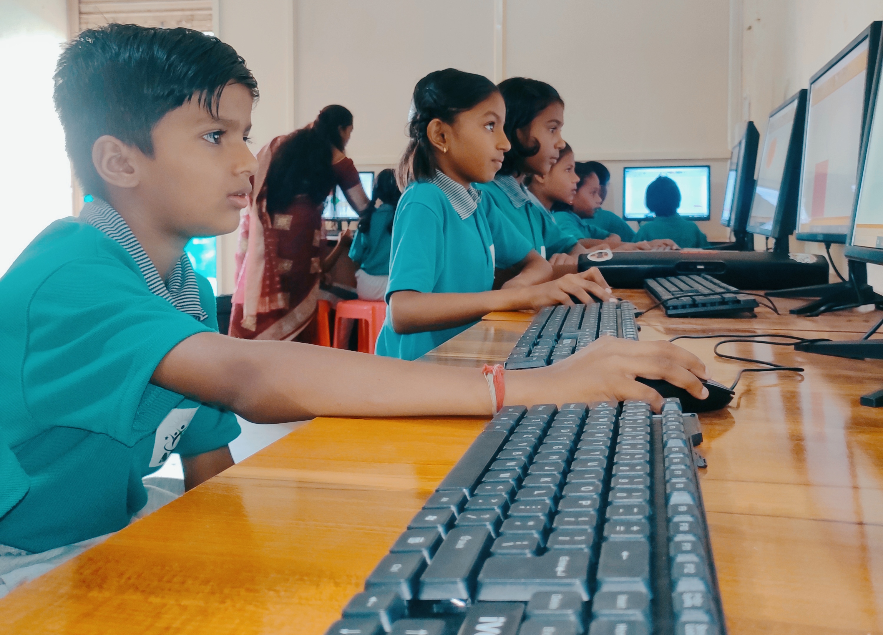 Avishkar English School Computer lab